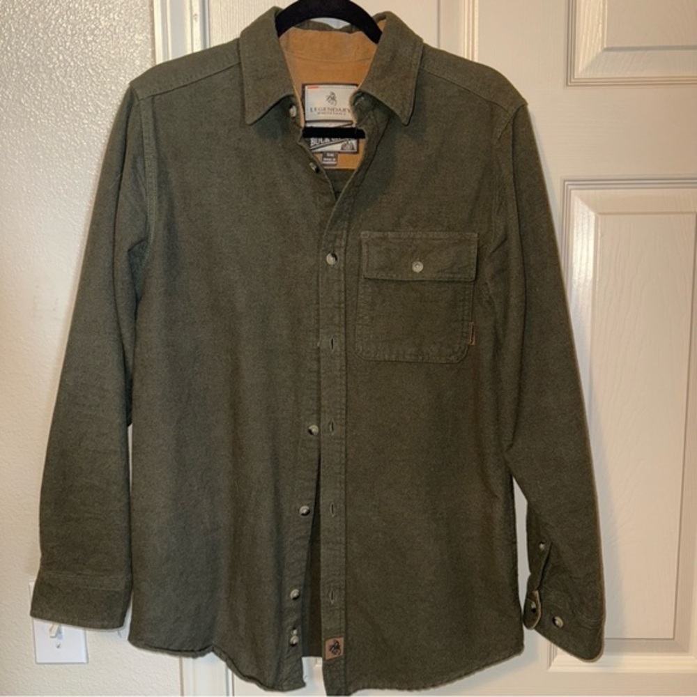 Legendary Whitetails Shirt Mens‎ SM, Green, Button Down, Outdoors, Buck Camp